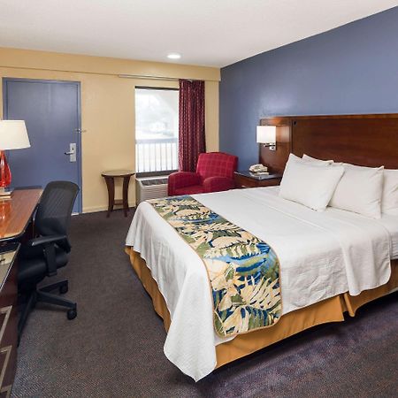 Days Inn By Wyndham Walterboro Exterior photo