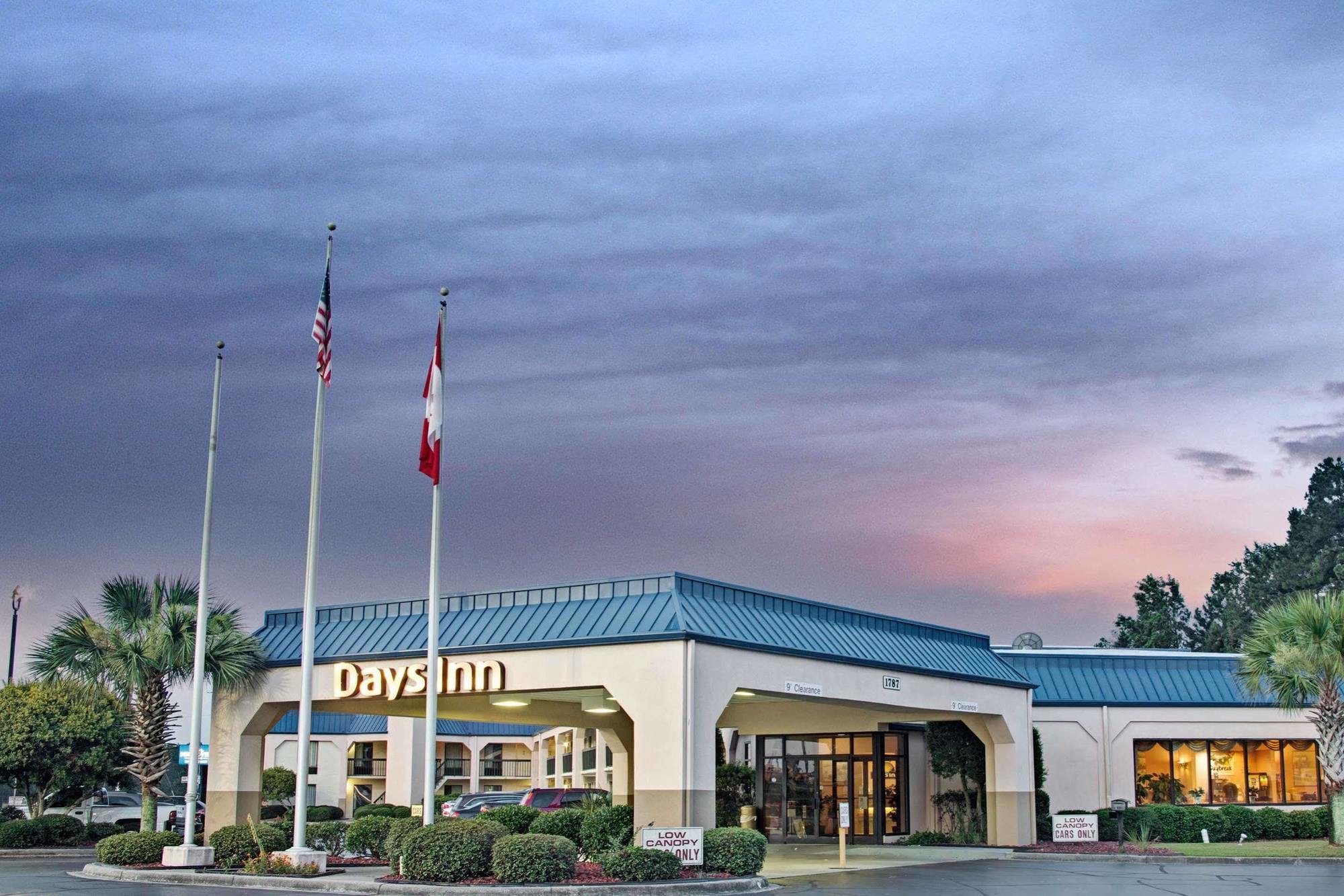 Days Inn By Wyndham Walterboro Exterior photo