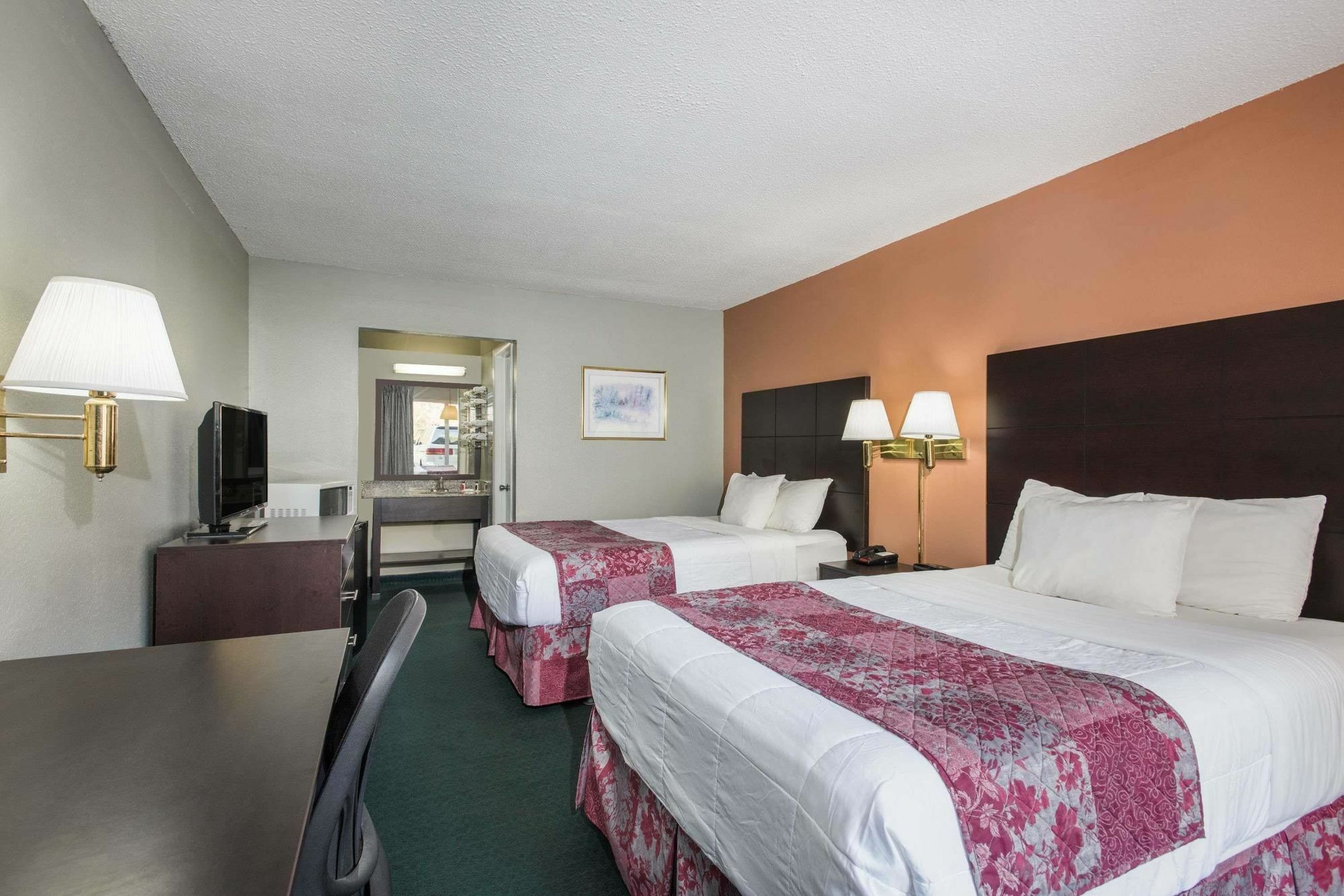 Days Inn By Wyndham Walterboro Exterior photo