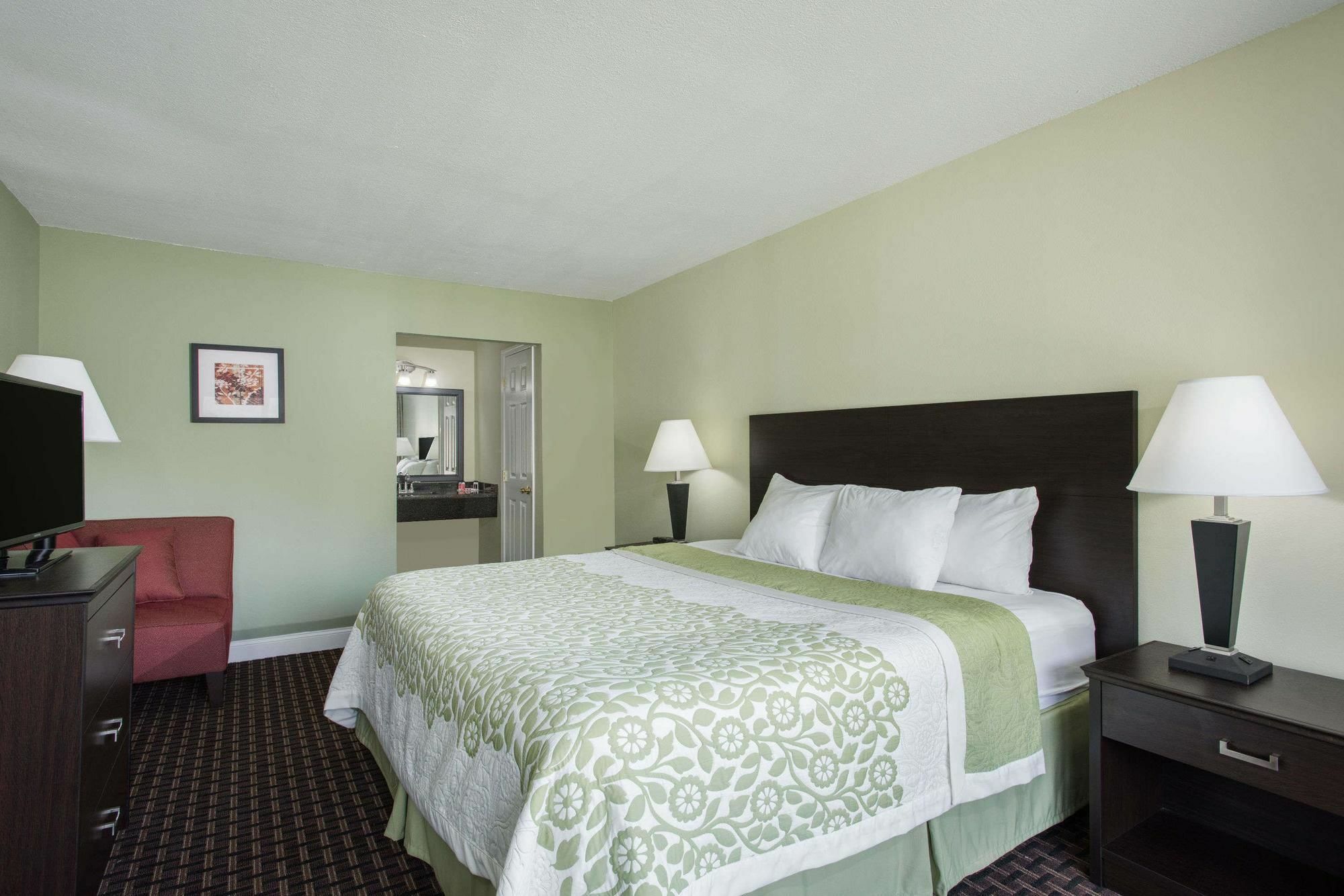 Days Inn By Wyndham Walterboro Exterior photo