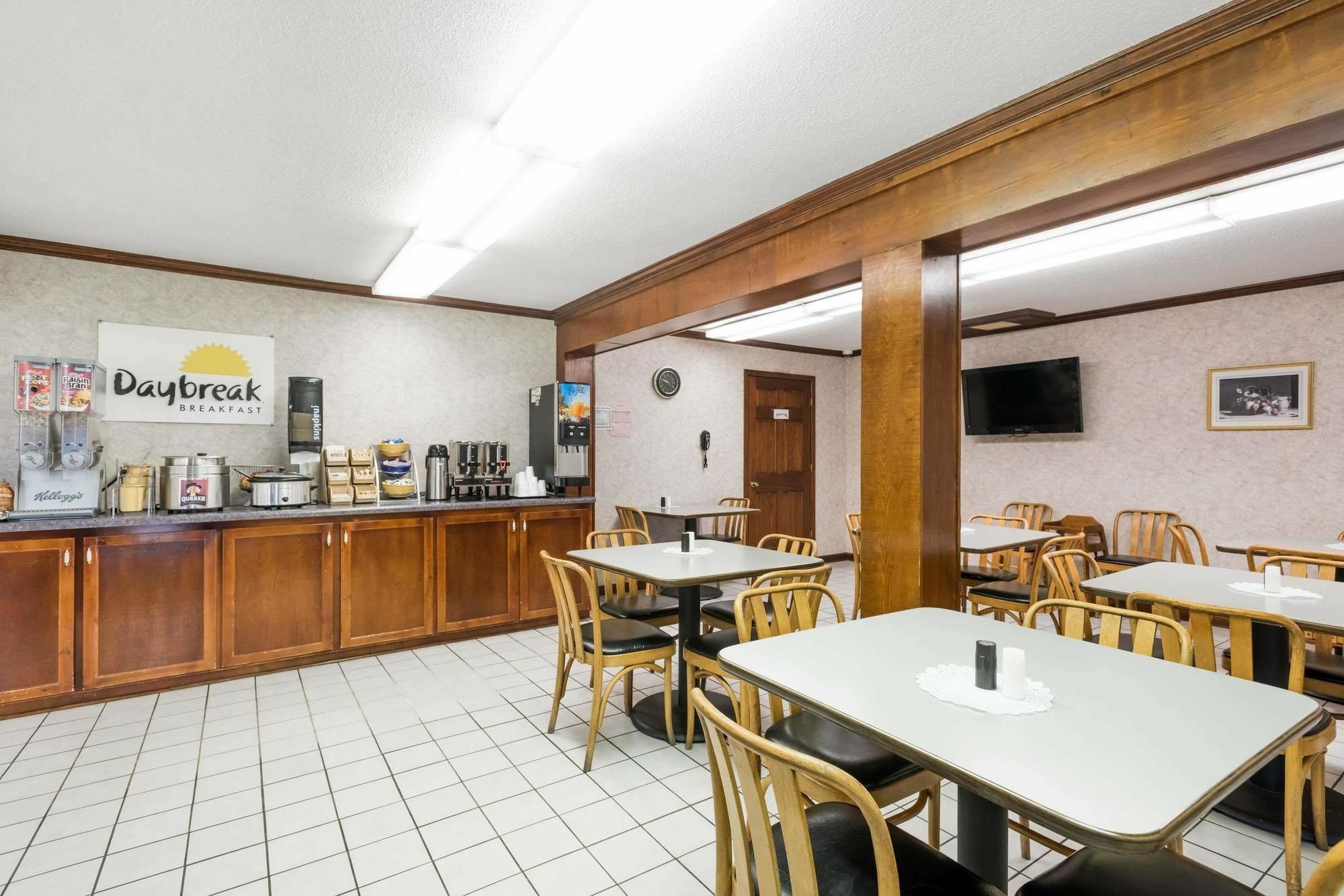 Days Inn By Wyndham Walterboro Exterior photo