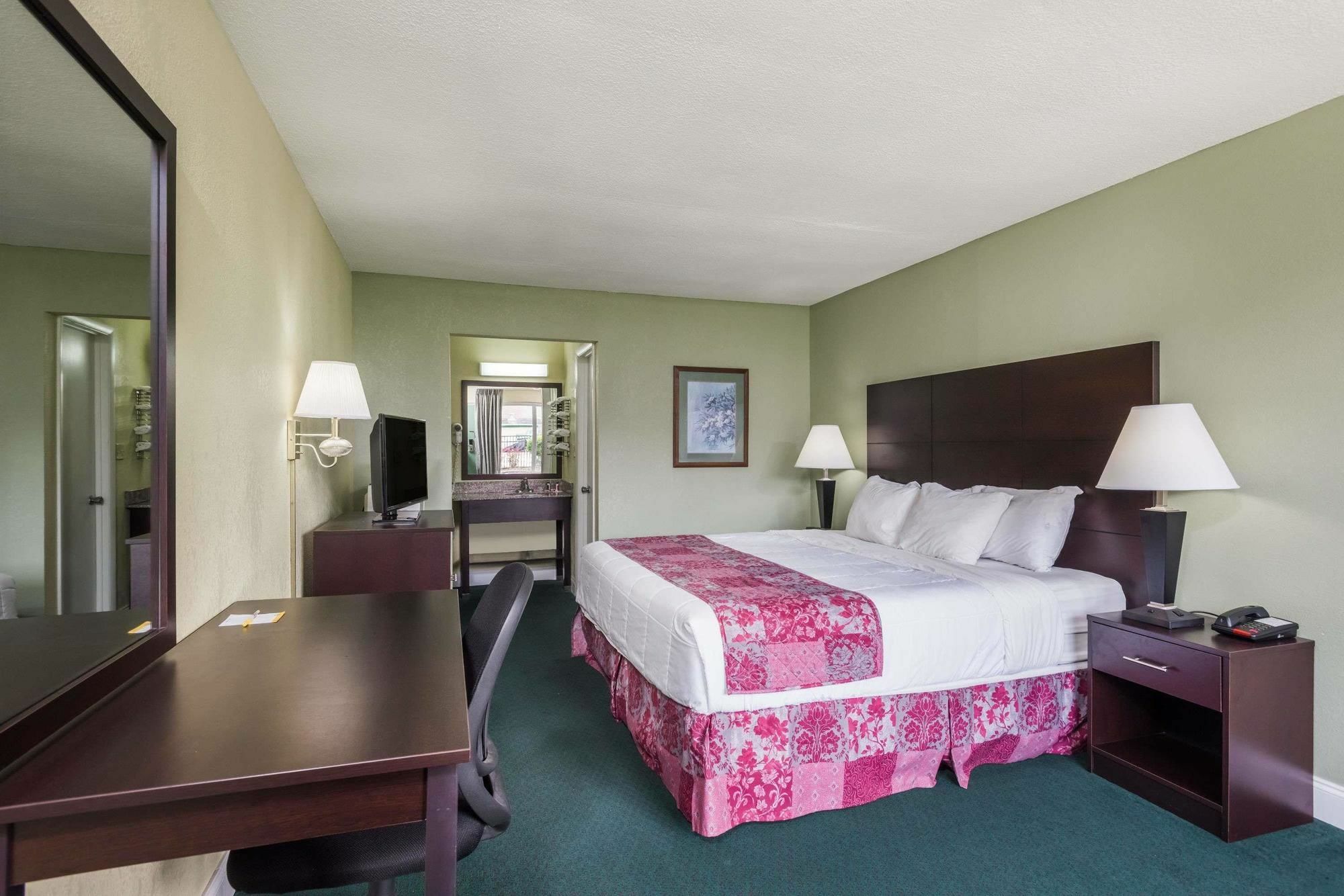 Days Inn By Wyndham Walterboro Exterior photo
